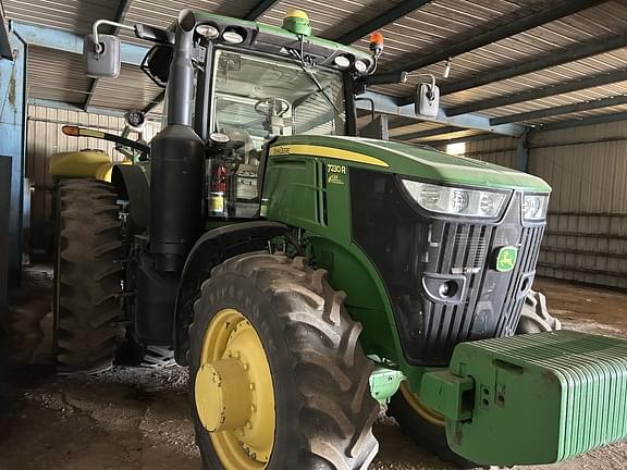 Image of John Deere 7230R equipment image 1