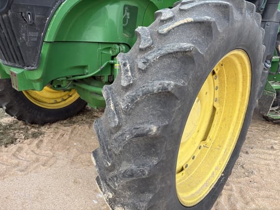 Image of John Deere 7230R equipment image 4