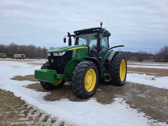 Image of John Deere 7250R equipment image 2