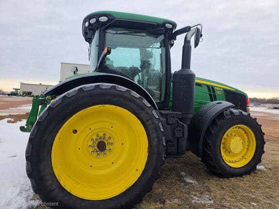 Image of John Deere 7250R equipment image 4