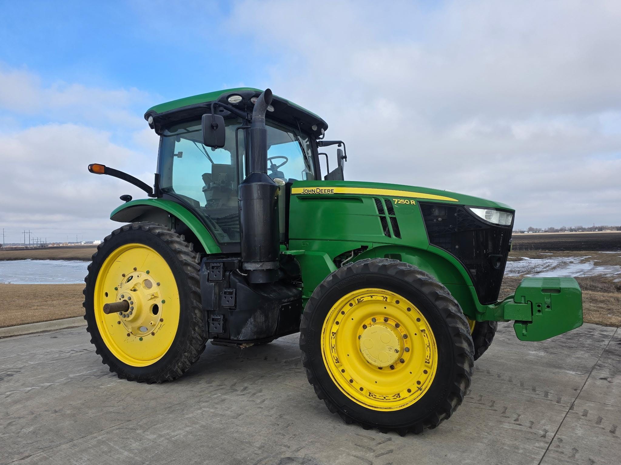 2015 John Deere 7250R Equipment Image0