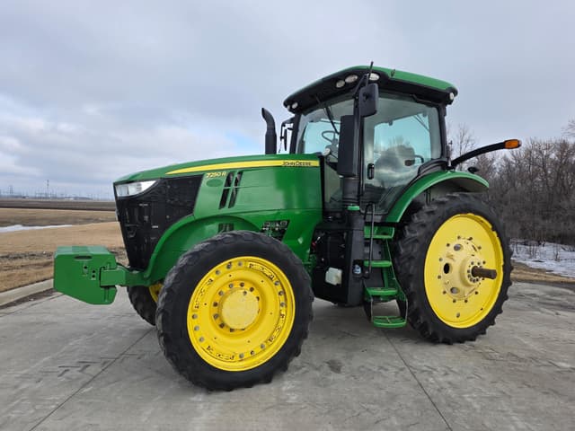 Image of John Deere 7250R equipment image 1
