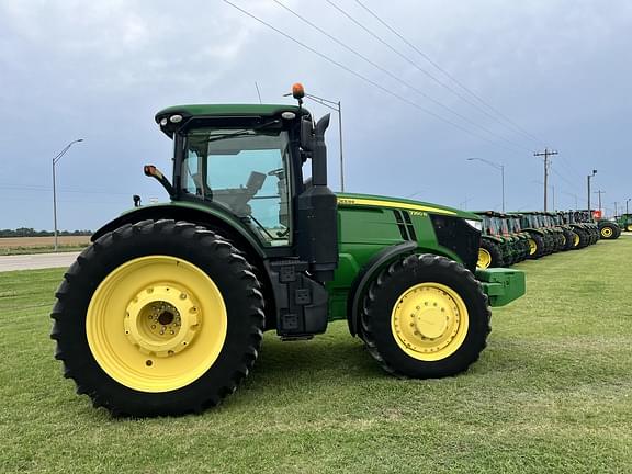 Image of John Deere 7250R equipment image 3