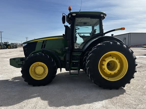 Image of John Deere 7270R equipment image 1