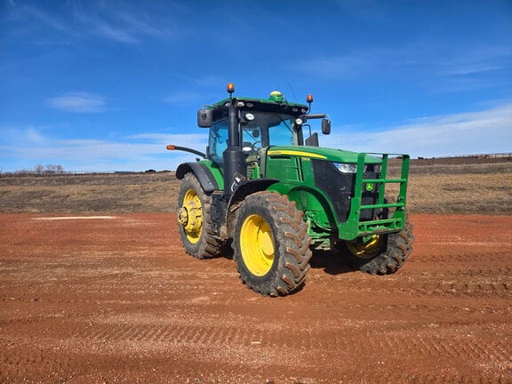 2015 John Deere 7310R Equipment Image0