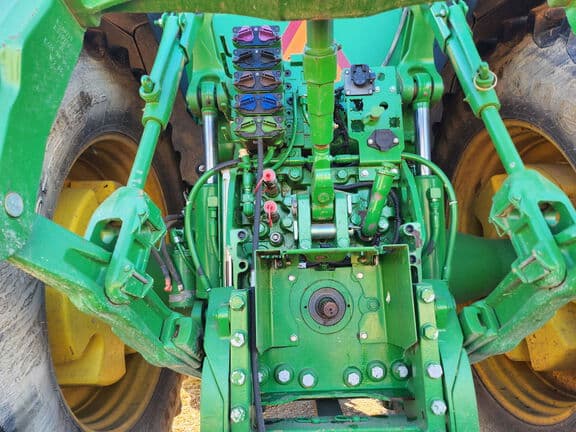 Image of John Deere 7310R equipment image 1