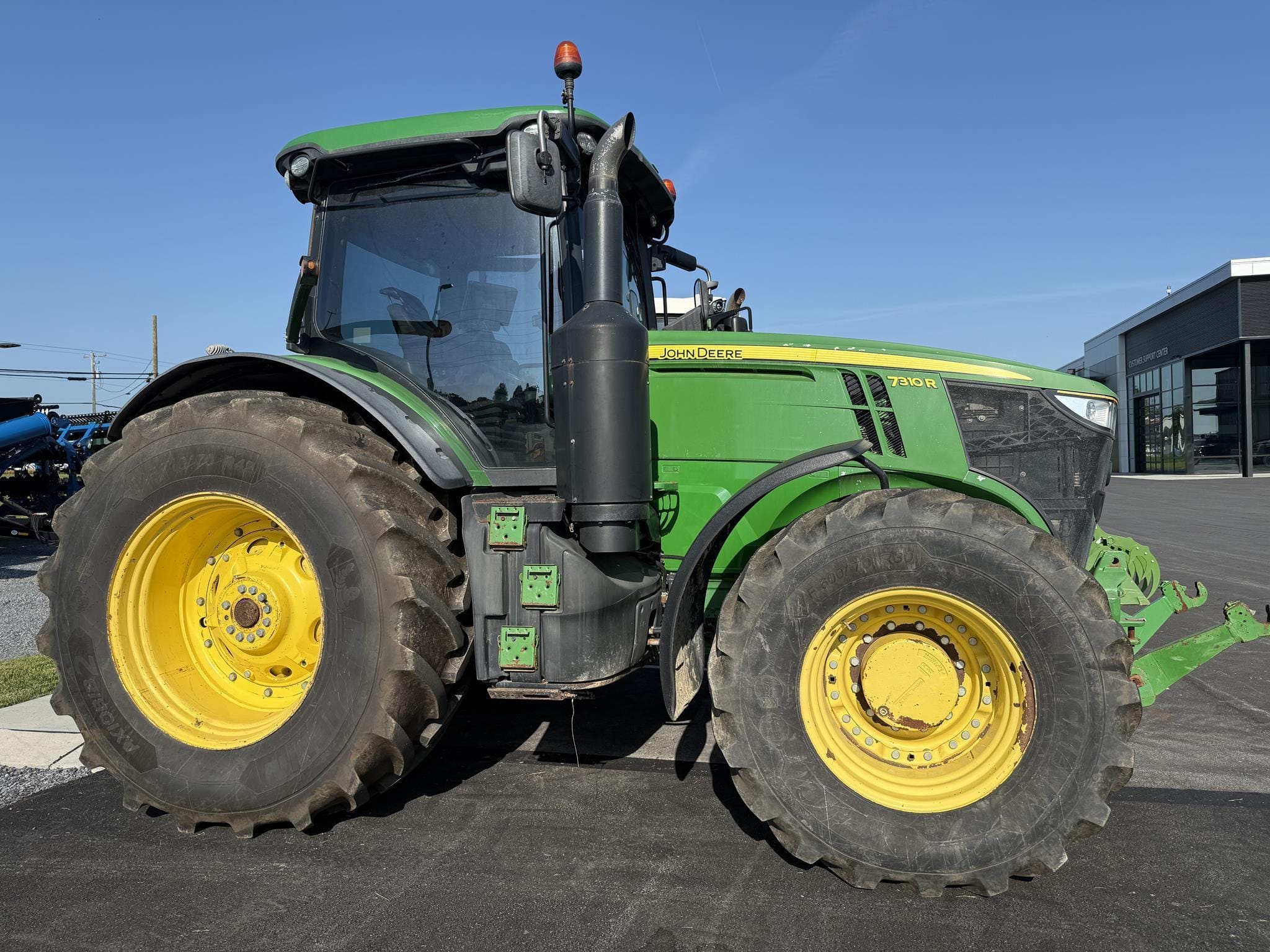 2015 John Deere 7310R Equipment Image0