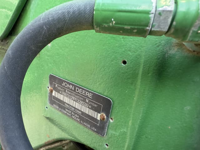 Image of John Deere 7310R equipment image 2