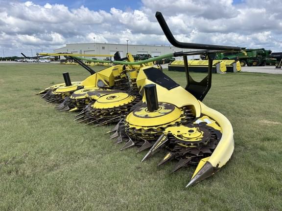 Image of John Deere 770 Primary image