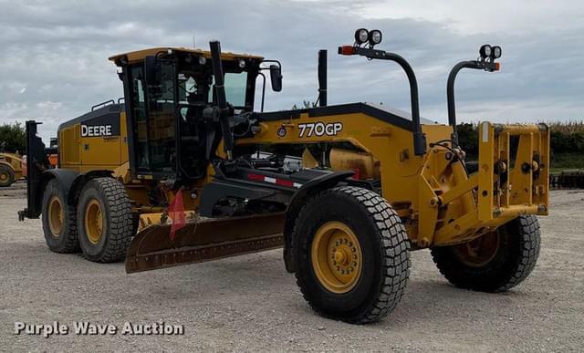 Image of John Deere 770GP equipment image 2