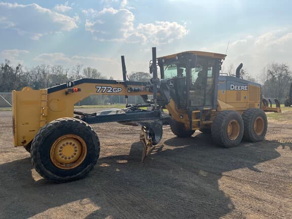 Image of John Deere 772G equipment image 1