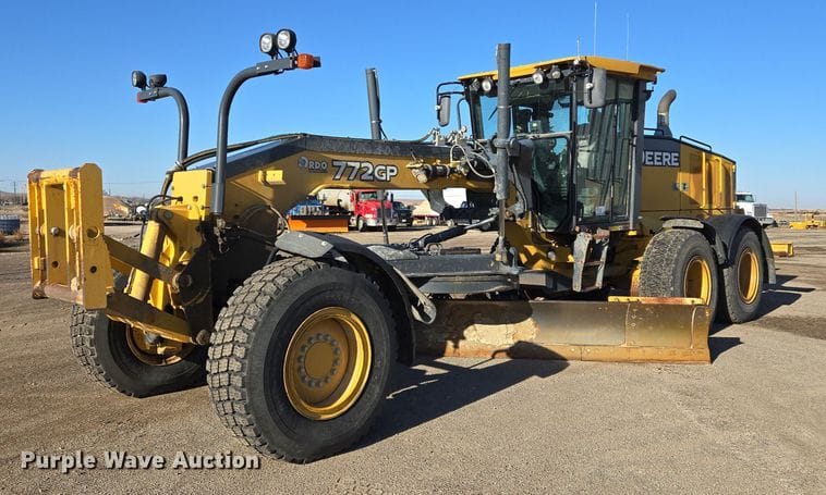 2015 John Deere 772G Equipment Image0