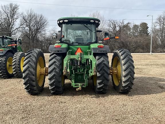 Image of John Deere 8245R equipment image 4