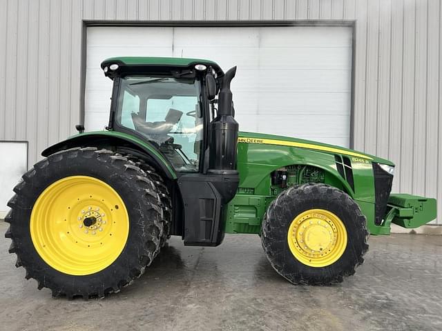 Image of John Deere 8245R equipment image 3