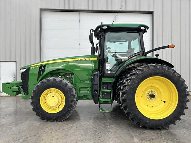 Image of John Deere 8245R equipment image 2