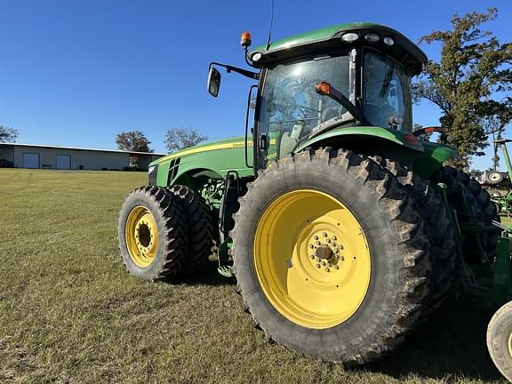 Image of John Deere 8245R equipment image 4