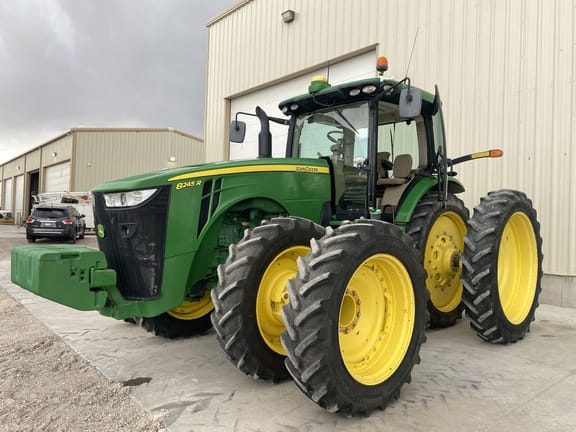 2015 John Deere 8245R Equipment Image0