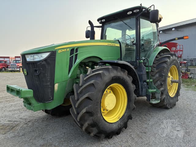 Image of John Deere 8245R equipment image 1
