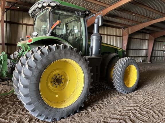 Image of John Deere 8245R equipment image 1