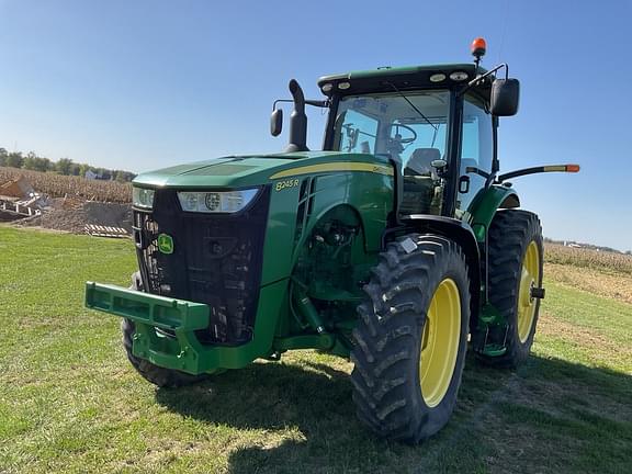 Image of John Deere 8245R equipment image 1