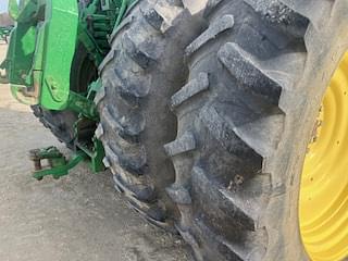 Image of John Deere 8245R equipment image 4