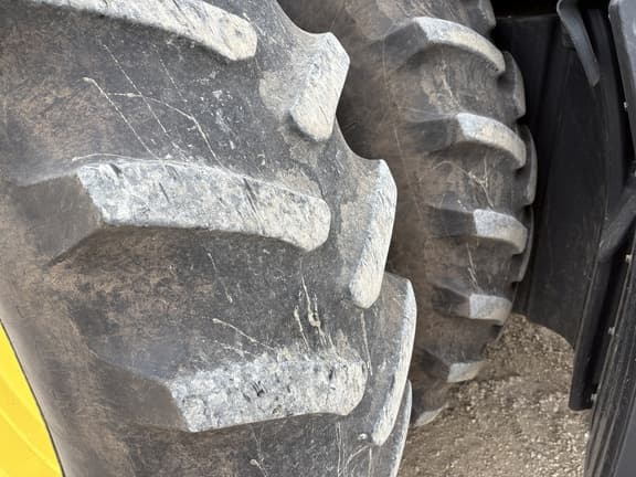 Image of John Deere 8245R equipment image 3