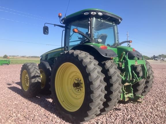 Image of John Deere 8245R equipment image 3