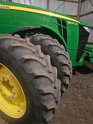 Image of John Deere 8245R equipment image 4