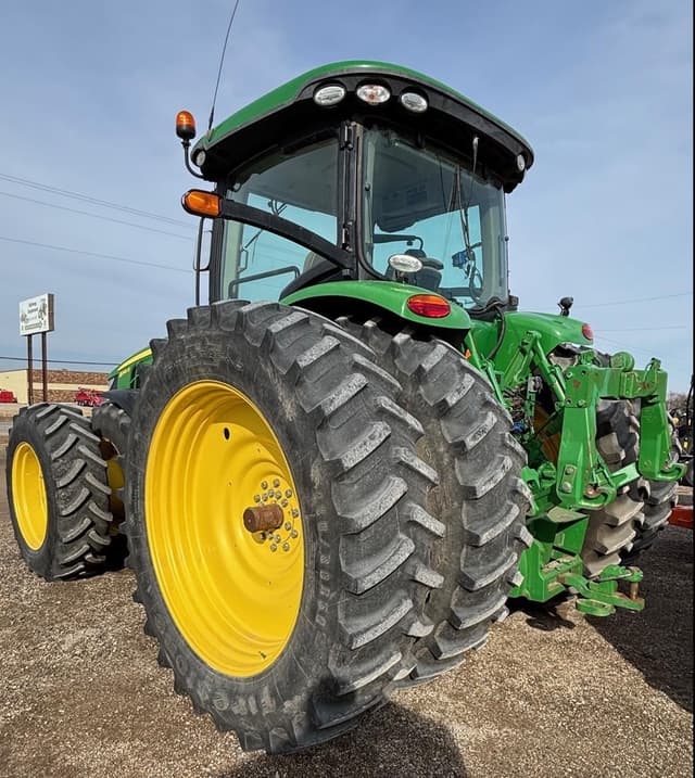 Image of John Deere 8245R equipment image 4