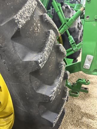 Image of John Deere 8245R equipment image 4