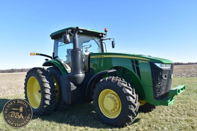 Image of John Deere 8245R equipment image 3