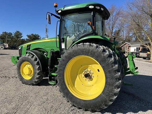 Image of John Deere 8245R equipment image 4