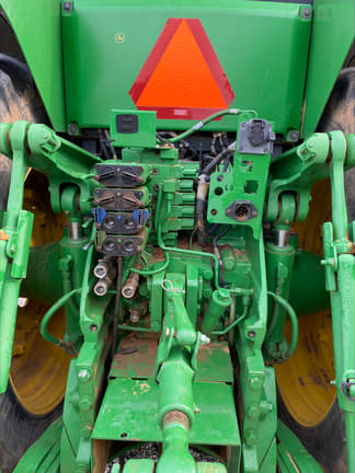 Image of John Deere 8245R equipment image 3