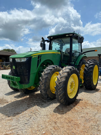 2015 John Deere 8245R Equipment Image0