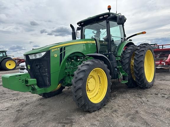 Image of John Deere 8245R equipment image 1