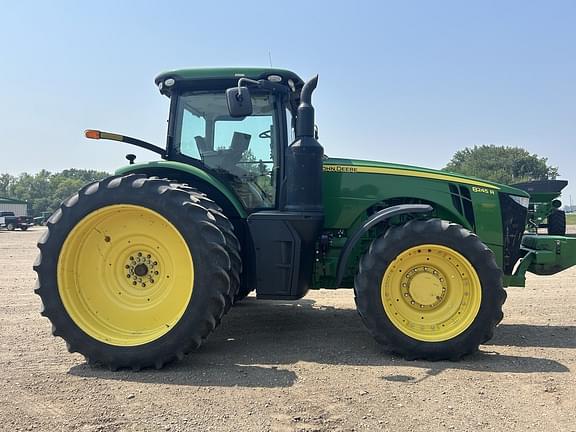 Image of John Deere 8245R equipment image 2