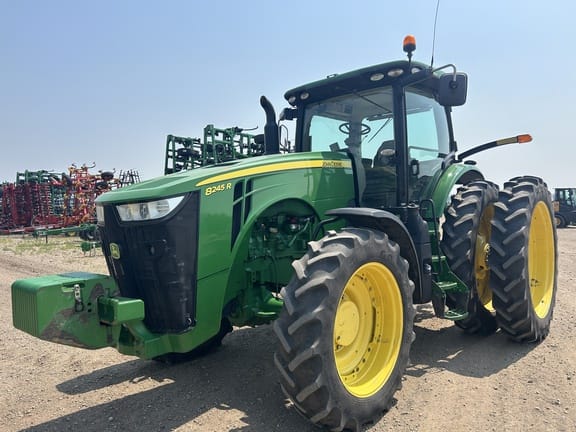 2015 John Deere 8245R Equipment Image0