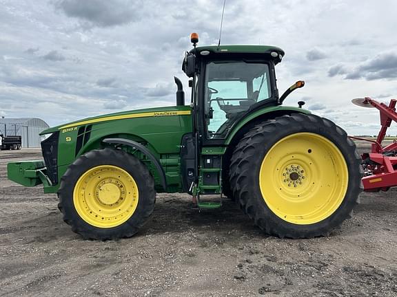 Image of John Deere 8245R equipment image 4