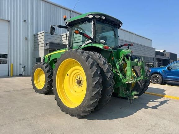 Image of John Deere 8245R equipment image 1
