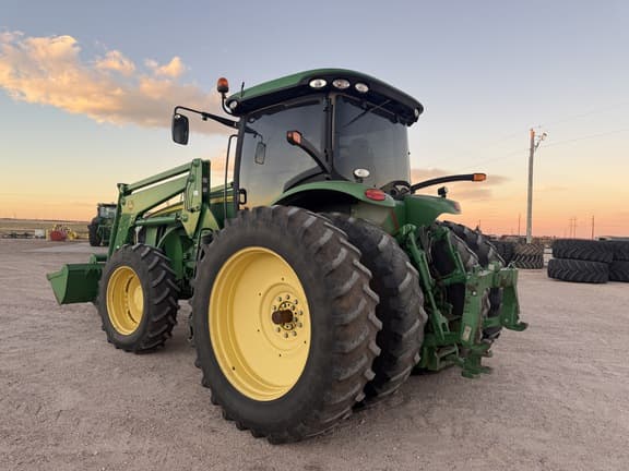 Image of John Deere 8245R equipment image 2