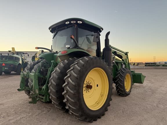 Image of John Deere 8245R equipment image 4