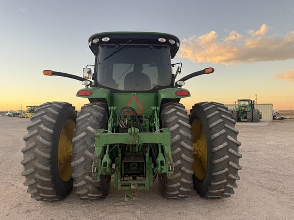 Image of John Deere 8245R equipment image 3