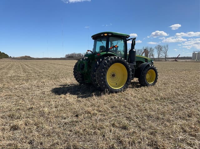 Image of John Deere 8245R equipment image 4