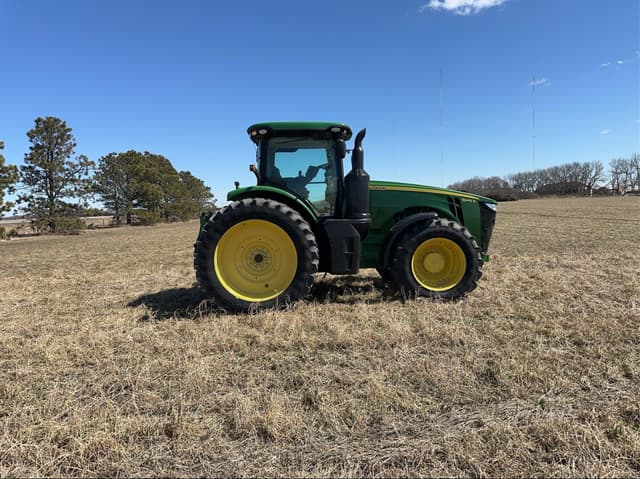 Image of John Deere 8245R equipment image 3