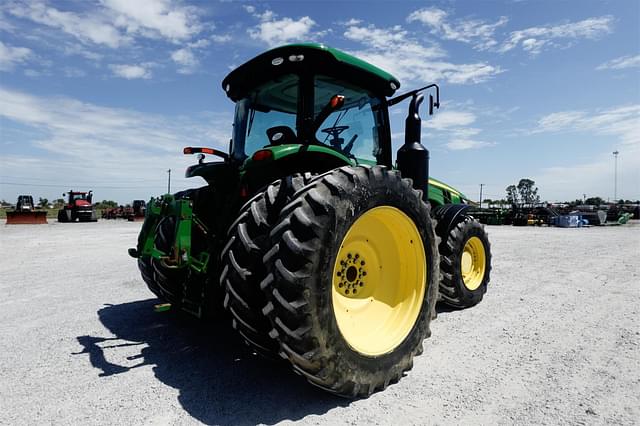 Image of John Deere 8245R equipment image 4