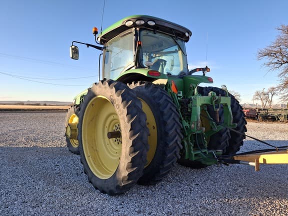 Image of John Deere 8245R equipment image 2