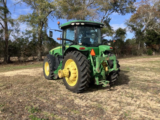 Image of John Deere 8245R equipment image 1