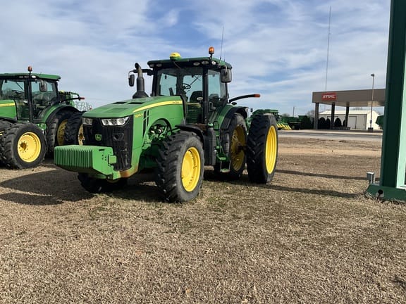 2015 John Deere 8245R Equipment Image0
