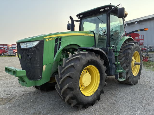 Image of John Deere 8245R equipment image 1