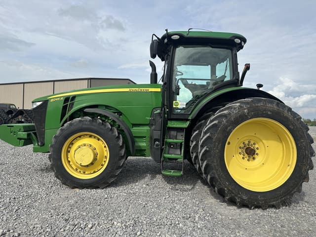 Image of John Deere 8245R equipment image 2